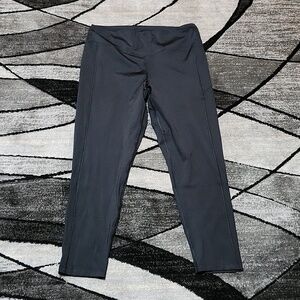 VS PINK ACTIVE LOGO SIDE PHONE POCKETS HIGH-WAISTED BLACK CROPPED LEGGINGS